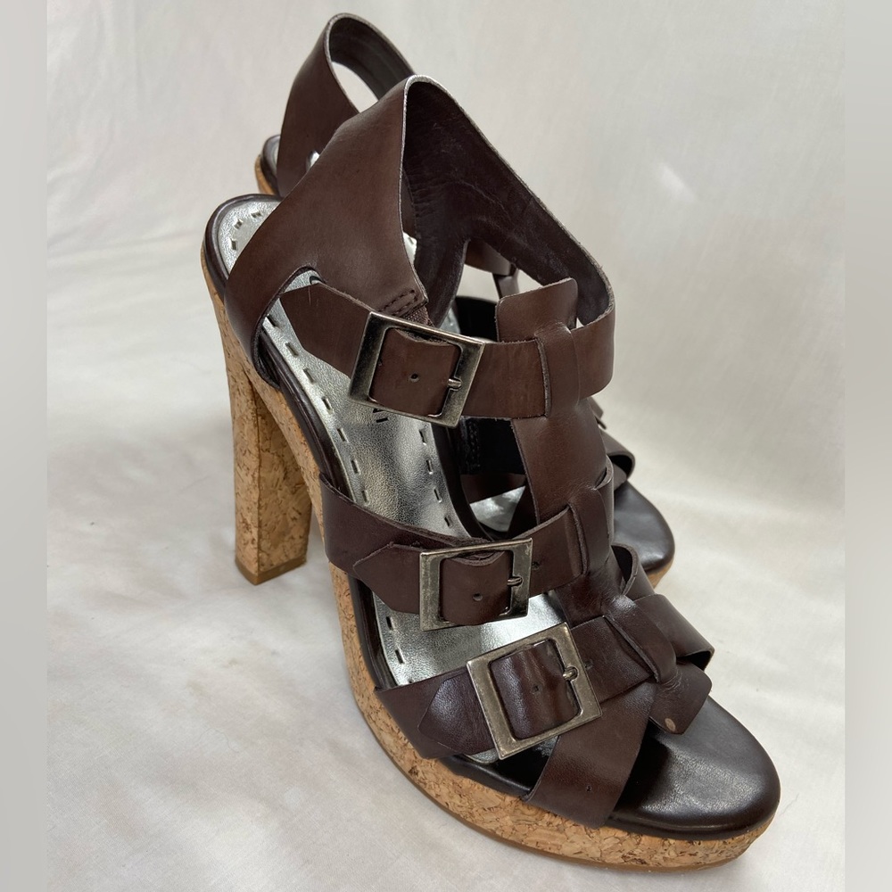 Gianni Bini brown cork heeled platform sandals